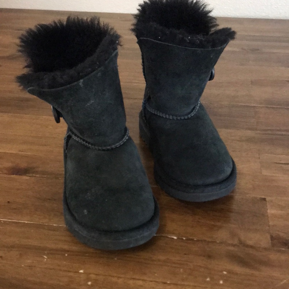 Bailey button Girls Uggs